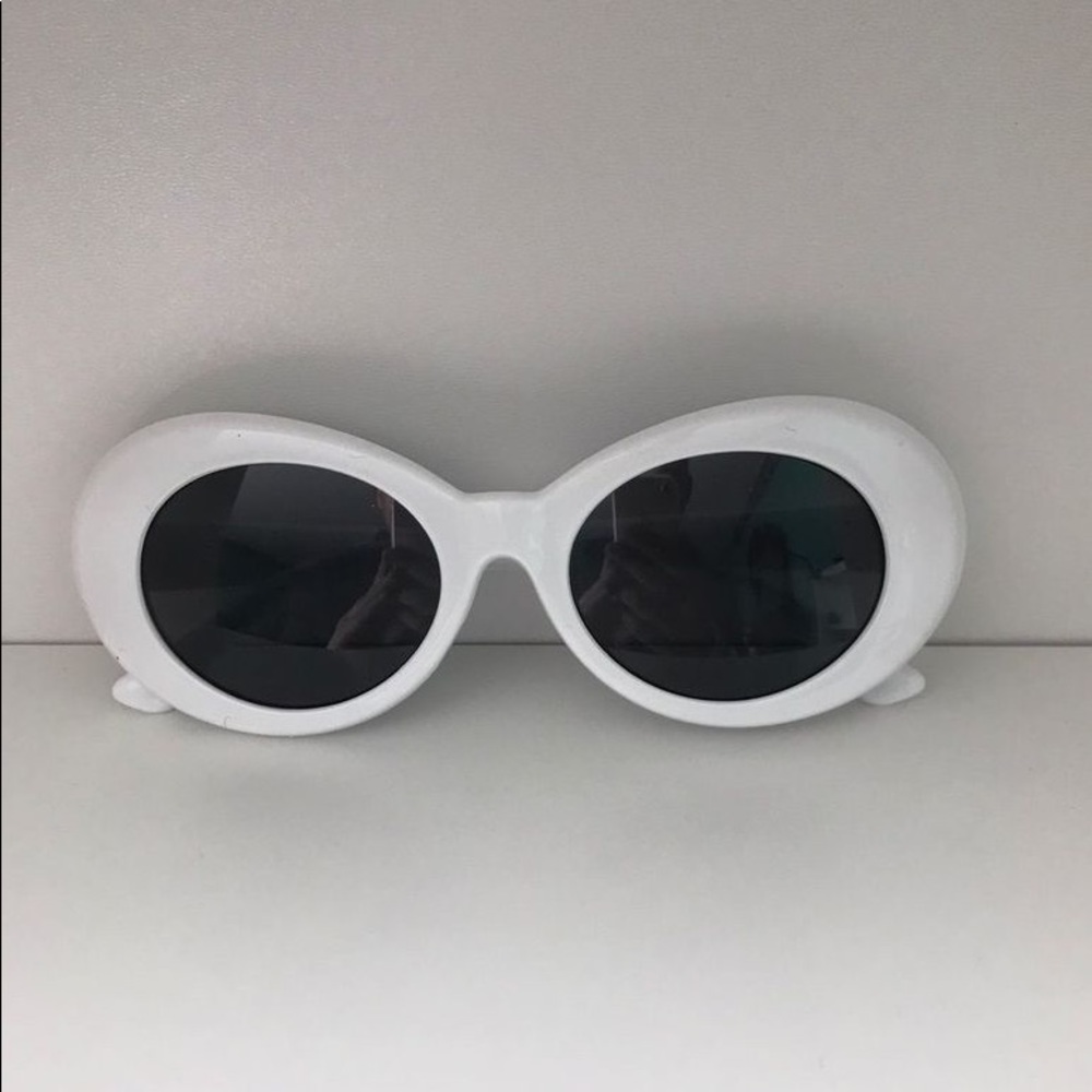 Clout Goggles - Picture 2 of 4